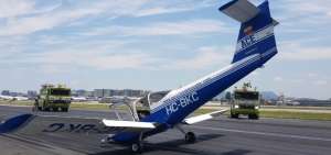 Una avioneta que aterrizaba en la terminal a&eacute;rea de Guayaquil sufri&oacute; un percance.
