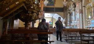 &rarr;Interior de la iglesia del Carmen de la Asunci&oacute;n. En el interior de este templo reposa la figura del Ni&ntilde;o Viajero, imagen que es venerada cada 24 de diciembre en las calles de Cuenca. 
