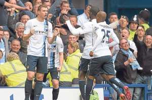 Los de Manchester se volvieron a meter en la pelea por el t&iacute;tulo luego de ganar al Everton. Foto: EFE