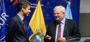 El Canciller Guillaume Long (izq), junto a Stephen O'Brien, Secretario Adjunto de la ONU para Asuntos Humanitarios. 
