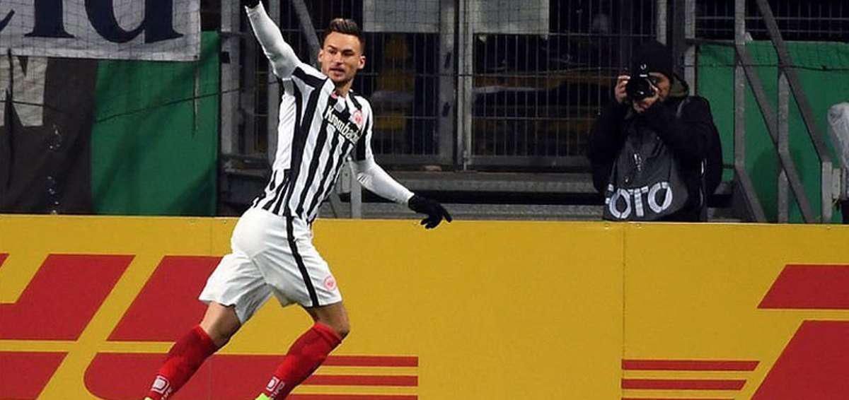 Eintracht se mete en 'semis' de la copa, y es aplazado el partido del Dortmund por la nieve