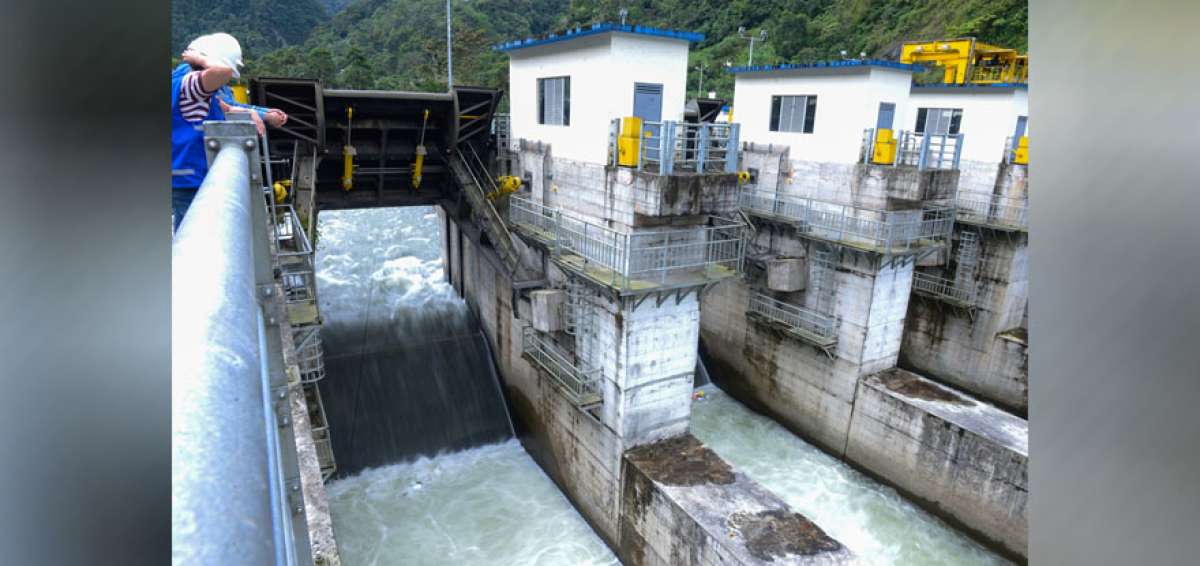 La edificaci&oacute;n de Toachi Pilat&oacute;n se inici&oacute; hace m&aacute;s de 10 a&ntilde;os y estuvo a cargo de la constructora Odebrecht, luego pas&oacute; a la compa&ntilde;&iacute;a china CWE.