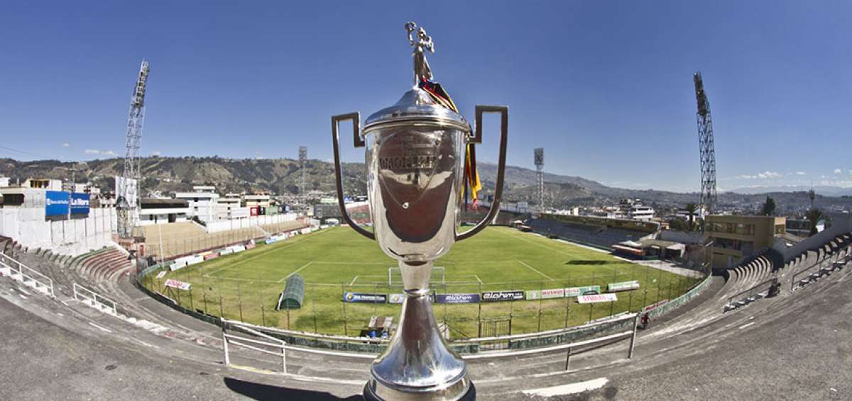 El trofeo Galo Plaza, el cual era otorgado antes de la actual organizaci&oacute;n del campeonato de f&uacute;tbol, es el mayor logro de Macar&aacute; hasta el momento.