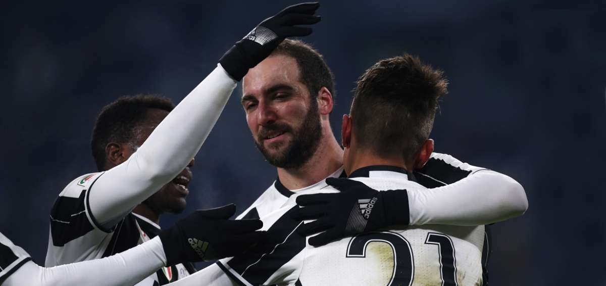Juventus gana 3-0 a Bolonia con goles argentinos