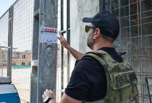 En Guayaquil, las autoridades investigan el origen de los equipos y recordaron que sus propietarios tendr&aacute;n 30 d&iacute;as para acreditar la titularidad y cumplir el proceso de regularizaci&oacute;n si desean recuperarlos.
