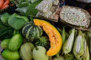 Los granos que son utilizados para la elaboraci&oacute;n de la fanesca subieron de precio en los mercados a diferencia de la semana pasada. Foto: Jos&eacute; Luis LLivisaca│El Tel&eacute;grafo