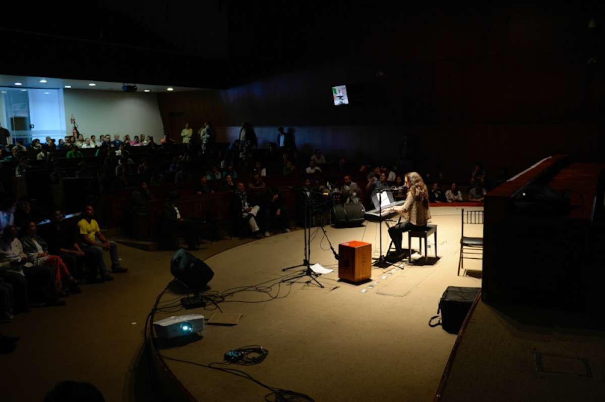 Decenas de artistas desplegaron su talento en el plat&oacute; del sal&oacute;n Jos&eacute; Mar&iacute;a Lequerica de la Asamblea Nacional.