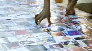 En el pa&iacute;s existen alrededor de 1.300 locales que venden pel&iacute;culas en DVD y CD. Foto: Carina Acosta / El Tel&eacute;grafo