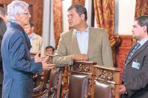 Correa se reuni&oacute; el domingo con miembros de los fondos previsionales, entre ellos Castell&oacute; del FCME. Foto: Marco Salgado / El Tel&eacute;grafo.