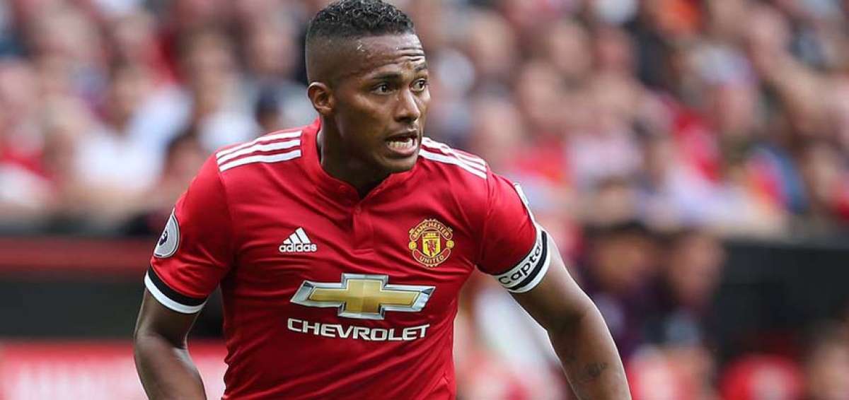 El United de 'To&ntilde;o' sigue como l&iacute;der de la Premier