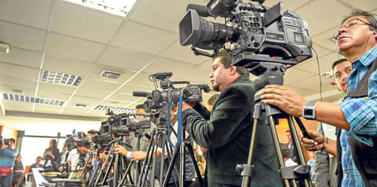 Los comunicadores consideran que otros de los retos es lograr respeto frente a otras profesiones. Foto: Archivo/ El Tel&eacute;grafo