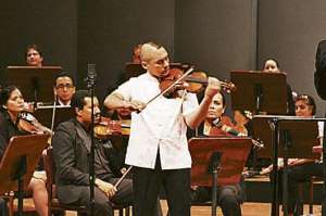 La Orquesta Sinf&oacute;nica de Guayaquil ha paseado su arte por el Ecuador y en el exterior. Foto: Cortes&iacute;a.
