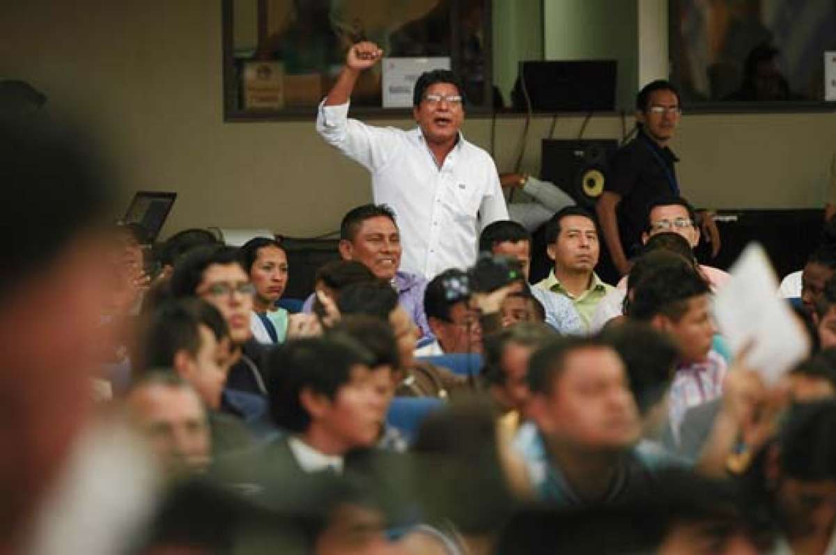 La propuesta de enmienda constitucional para una eventual reelecci&oacute;n de autoridades provoc&oacute; en los asistentes reacciones a favor y en contra. Foto: Lylibeth Coloma / El Tel&eacute;grafo 
