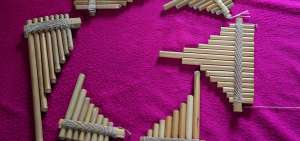 La palla es el instrumento m&aacute;s peque&ntilde;o de las zampo&ntilde;as o flautas de pan. Su uso, en la cultura de los Yumbos, era ritual y ser&aacute; el centro del encuentro.