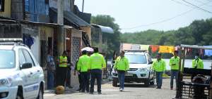 Agentes de criminal&iacute;stica de la Polic&iacute;a Judicial acudieron al lugar a fin de recoger indicios.