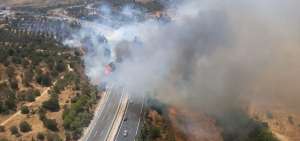 Un clima c&aacute;lido, seco y ventoso propicia los incendios forestales. La sequ&iacute;a extrema crea una gran cantidad de biomasa seca.  