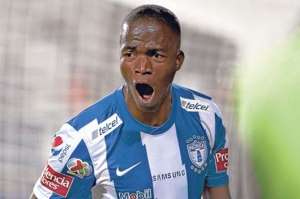 El delantero Enner Valencia festeja uno de los 12 tantos que ha marcado con el Pachuca. Foto: http://espndeportes.espn.go.com/