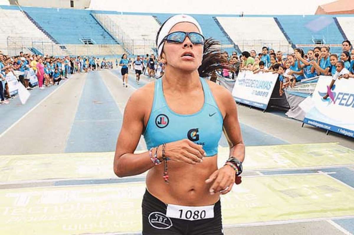 &Aacute;ngela Brito fue primera en los 5 kil&oacute;metros del Guayaco Runner y en los 21 km de la Marat&oacute;n de Guayaquil. La guayaquile&ntilde;a es seleccionada de su provincia.   