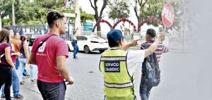 Multas de tr&aacute;nsito se pagan con labor social