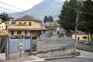Chimbacalle es todav&iacute;a un bario tranquilo, agitado solo por la partida y llegada del tren. En las tardes, los vecinos pasean por los 2 parques del lugar. Reclaman, sin embargo, un incremento de los niveles de inseguridad. Foto: Fernando Sandoval.