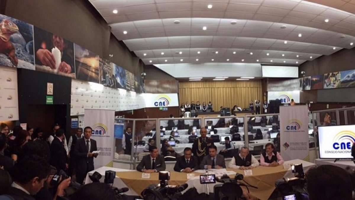 242 personas se inscribieron en concurso del Cpccs