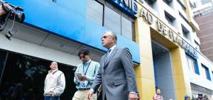 Alexis Mera permaneci&oacute; por cerca de 3 horas en la Unidad de Flagrancias, donde rindi&oacute; su versi&oacute;n.