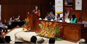 En la Asamblea Nacional se realiza un ciclo de talleres sobre discriminaci&oacute;n en los medios de comunicaci&oacute;n.  Foto: Tomada del Cordicom