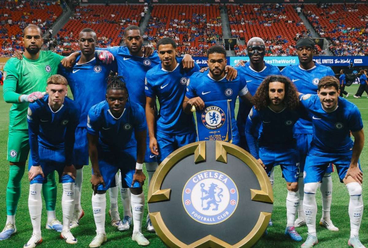 Moisés Caicedo fue titular en Chelsea