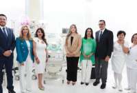 HCAM inaugura área de Neonatología completamente renovada. Personal ofrece atención médica a los recién nacidos y sus familias.