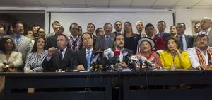 Legisladores de las bancadas de oposici&oacute;n insisten en impulsar un nuevo pedido de juicio pol&iacute;tico contra Glas.