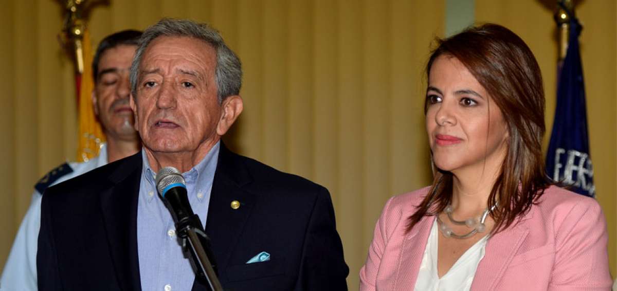 Oswaldo Jarr&iacute;n, ministro de Defensa y Mar&iacute;a Paula Romo, ministra del Interior.
