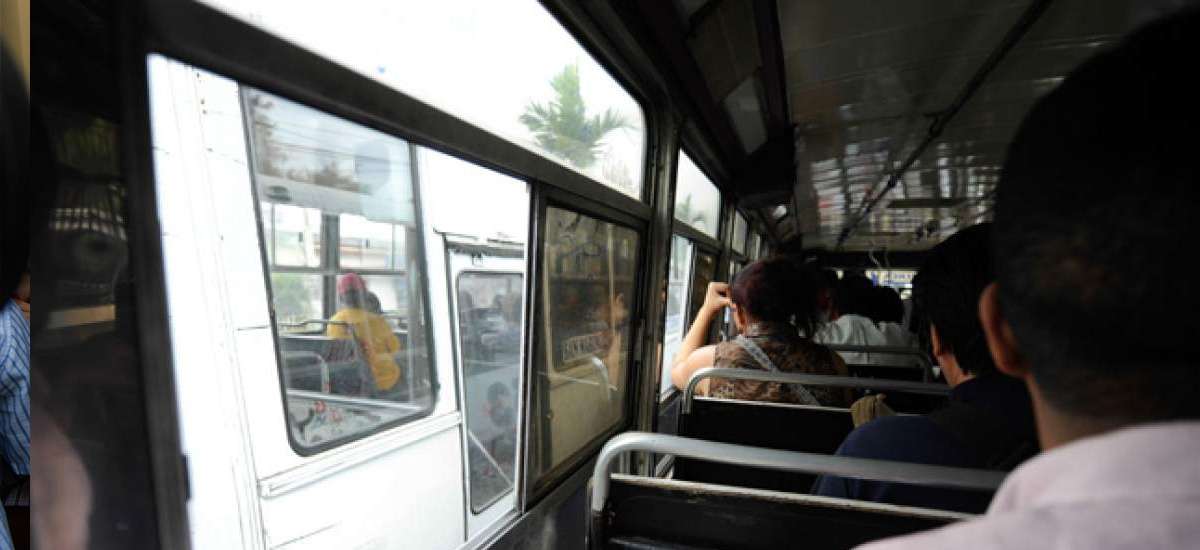 Buses pasan a revisi&oacute;n en Guayaquil