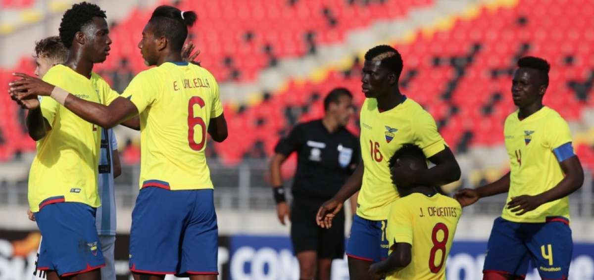 La selecci&oacute;n ecuatoriana venci&oacute; a su similar de Argentina en la fase de grupos.