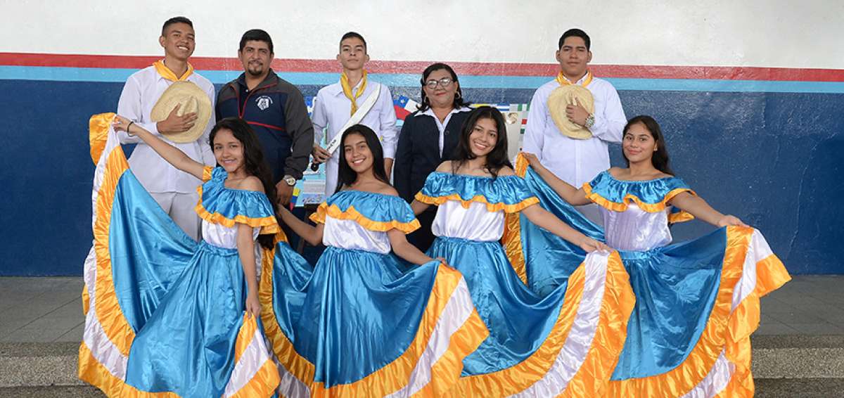 El grupo de folclore comparte sus actividades estudiantiles con los ensayos semanales de las piezas m&aacute;s bellas de la m&uacute;sica nacional.
