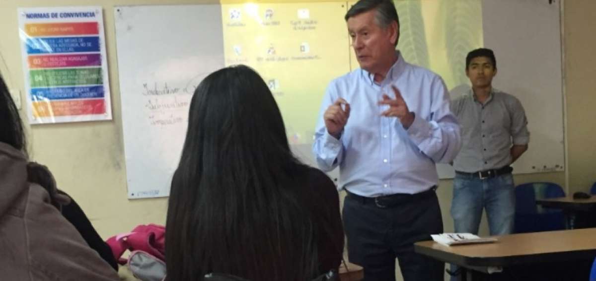 Fernando Semp&eacute;rtegui fue reelecto como rector de la UCE.