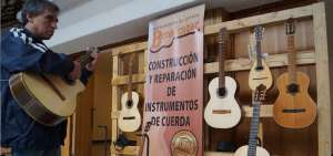 El concertista y gestor cultural Bol&iacute;var &Aacute;vila eval&uacute;a que el Festival de Guitarras se pueda difundir en medios masivos en lugar de plataformas digitales.
