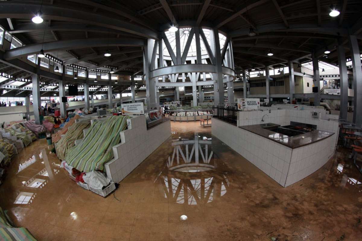 El mercado Urbina, en Ambato, en alerta sanitaria por las lluvias