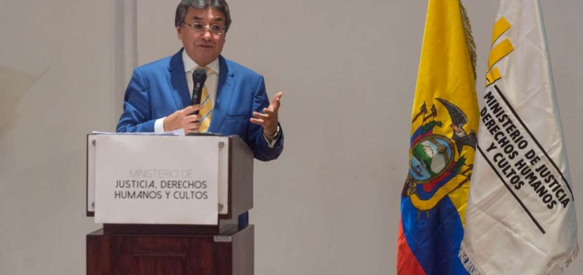 Ernesto Pazmi&ntilde;o, ministro de Justicia, Derechos Humanos y Cultos, present&oacute; hoy la propuesta.