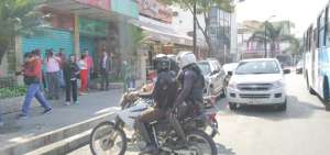 Delincuentes disparan tras robar en panader&iacute;a de Urdesa