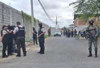 Agentes de la Policía detallan el funcionamiento del sistema ilegal de cámaras hallado en la vivienda de Adolfo Macías, alias “Fito”.