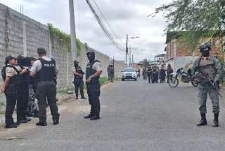 Agentes de la Policía detallan el funcionamiento del sistema ilegal de cámaras hallado en la vivienda de Adolfo Macías, alias “Fito”.