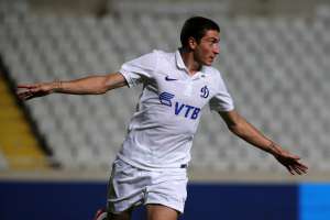 El Dinamo de Mosc&uacute; es uno de los favoritos a clasificar a la fase de grupos. En la foto Aleksei Ionov, jugador del club ruso. Foto: AFP