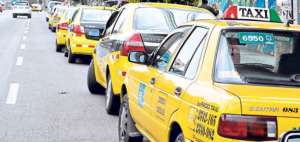 &iquest;Hubo discriminaci&oacute;n contra pareja gay o el taxista exigi&oacute; respeto? Twitter anima debate