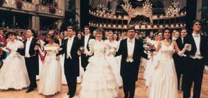 Johann Strauss estrena su vals  El Danubio azul