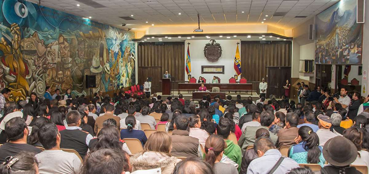 Autoridades y ciudadan&iacute;a de los cantones y parroquias de Loja acudieron hasta el sal&oacute;n principal de la Municipalidad para socializar el presupuesto.