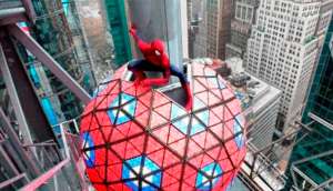 Un Spiderman fiel a la versi&oacute;n de Stan Lee se estrena en cines