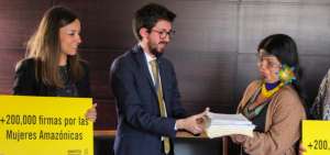 Amaz&oacute;nicas entregaron 200.000 firmas en defensa de sus derechos