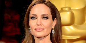 Angelina Jolie se someti&oacute; a una operaci&oacute;n para extirparse los ovarios