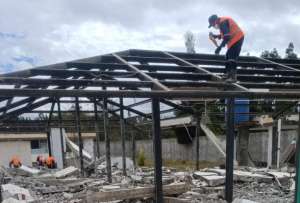 El Gobierno Nacional rehabilitará cinco centros de salud en Latacunga. 