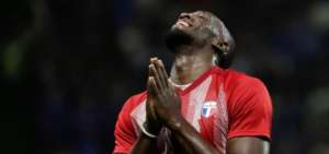 Bolt solo pide un coche negro para su aventura futbol&iacute;stica en Australia